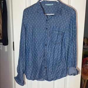 Maurice’s soft denim patterned button up